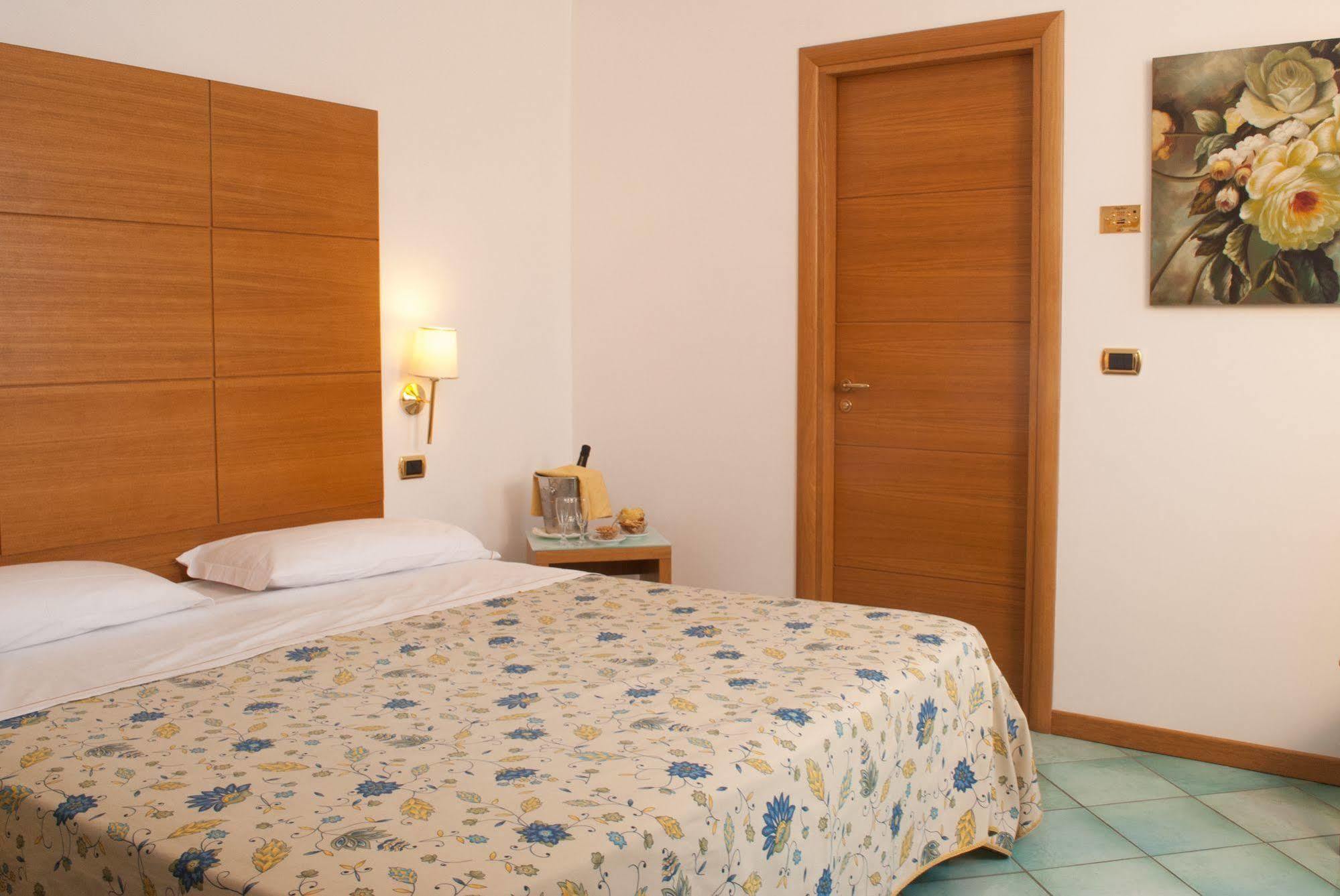 City Hotel Casoria Dış mekan fotoğraf