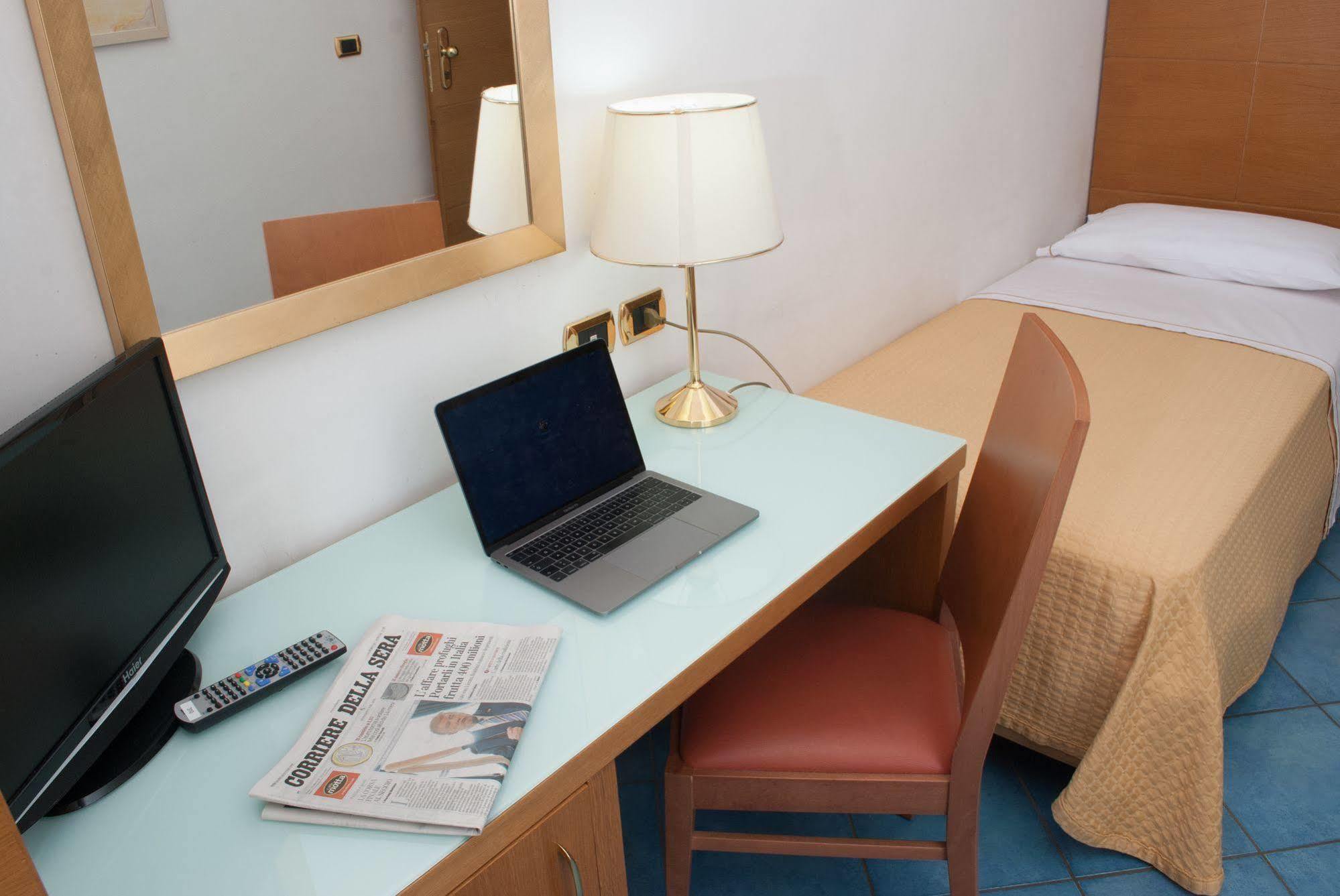 City Hotel Casoria Dış mekan fotoğraf