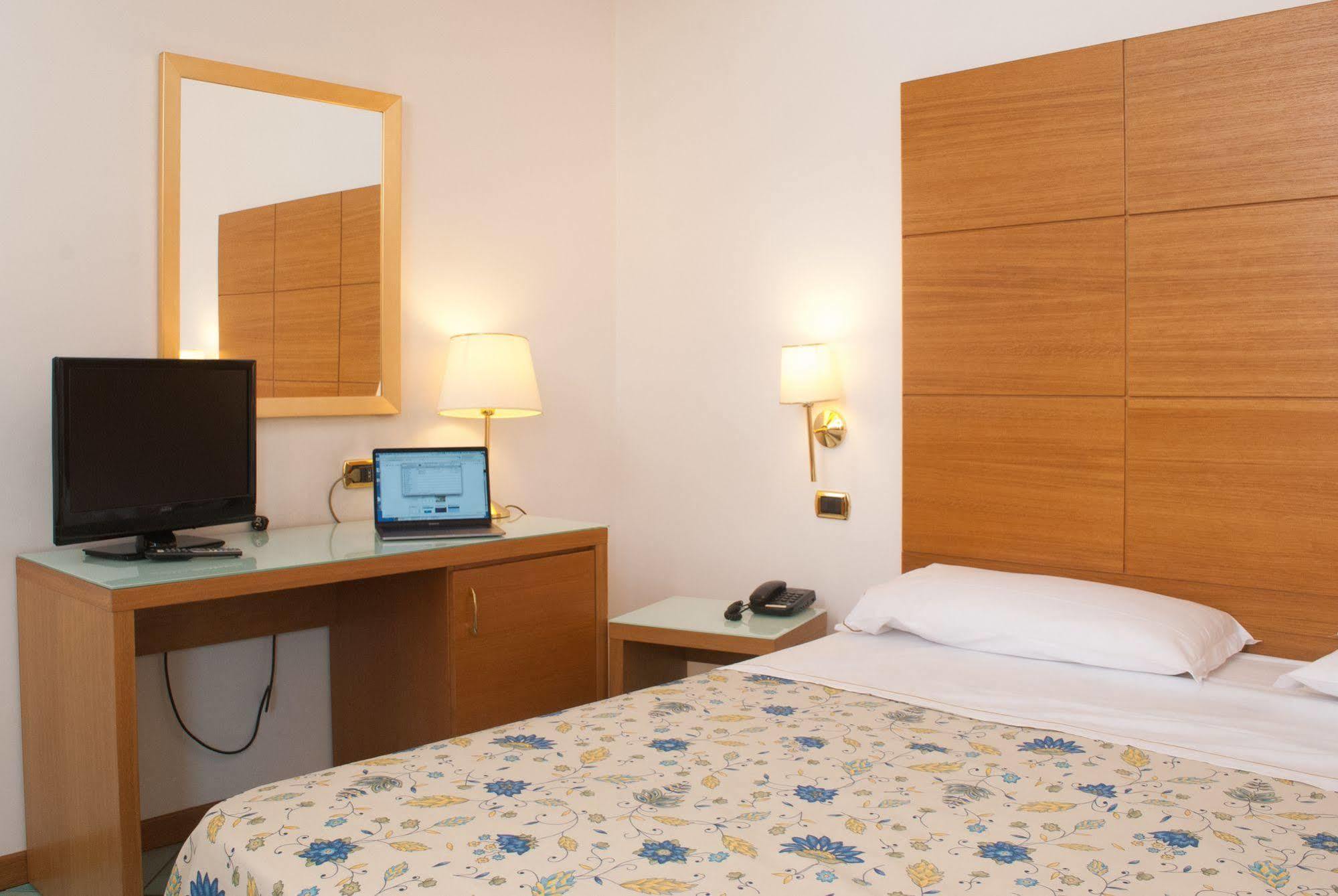 City Hotel Casoria Dış mekan fotoğraf